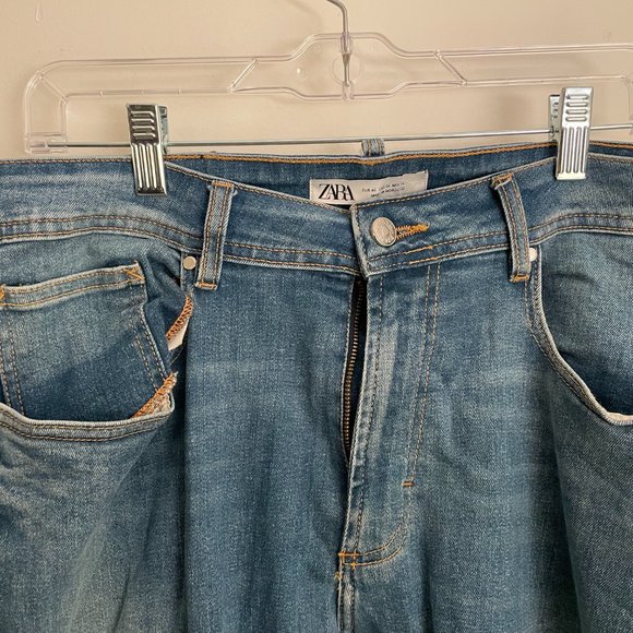 ZARA dnwr. Jeans - Picture 2 of 3